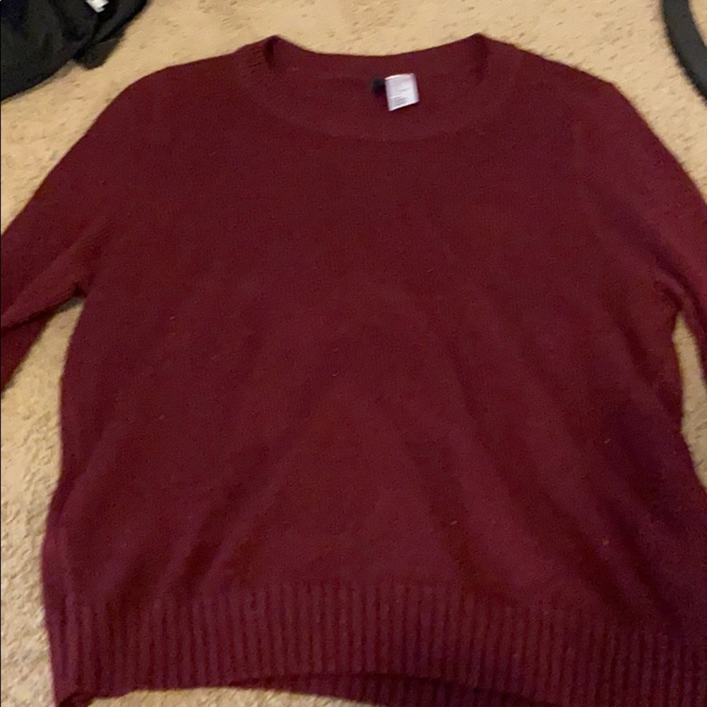 maroon sweater
